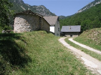 De romaanse kapel van Caserio San Marcial